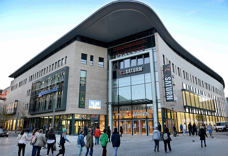 RME | Retail | Project: Rathausgalerie Hagen – Exterior view of the entrance